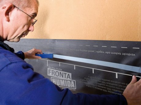 2. Dubbelzijdige kleefband aanbrengen
