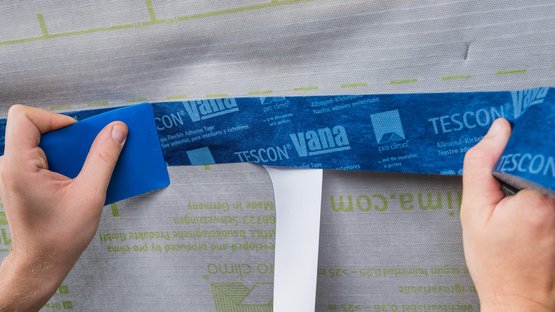 5b. Wrijf de verlijming stevig aan