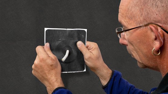 1. Kabel doortrekken en uitlijnen