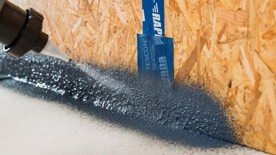 4. Wand-vloeraansluiting overspuiten